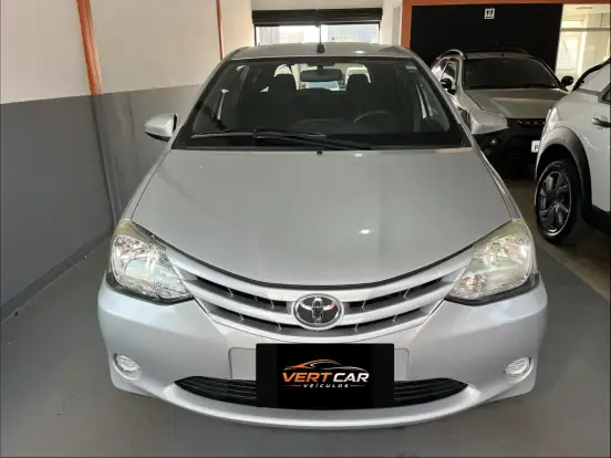 TOYOTA-ETIOS-2016
