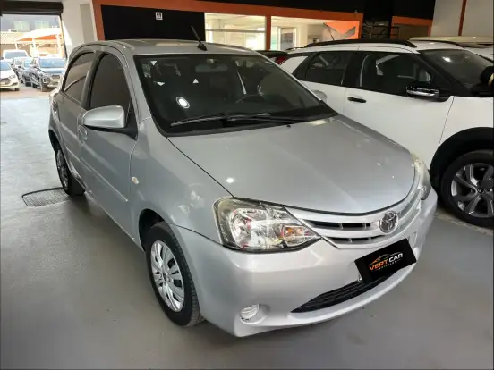 TOYOTA-ETIOS-2016