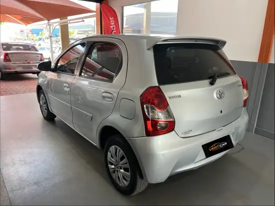 TOYOTA-ETIOS-1.5 XS 16V FLEX 4P AUTOMÁTICO TOYOTA-ETIOS-2016