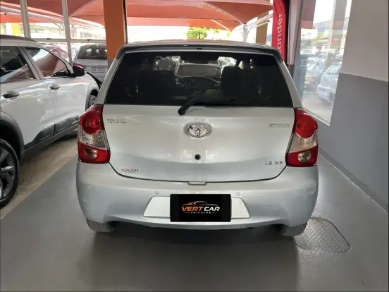 TOYOTA-ETIOS-2016