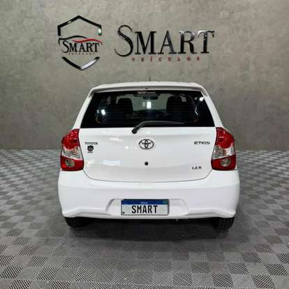 TOYOTA-ETIOS-2017