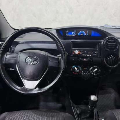 TOYOTA-ETIOS-2017