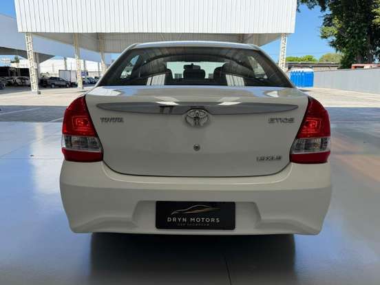 TOYOTA-ETIOS-2018
