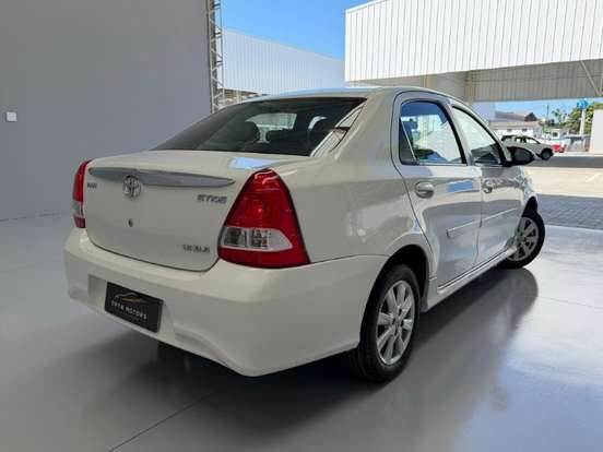 TOYOTA-ETIOS-2018