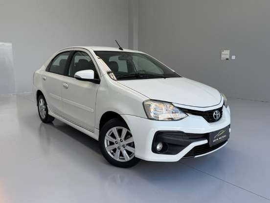 TOYOTA-ETIOS-2018