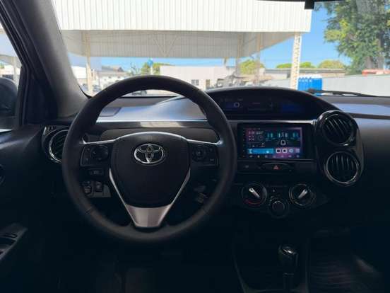 TOYOTA-ETIOS-2018