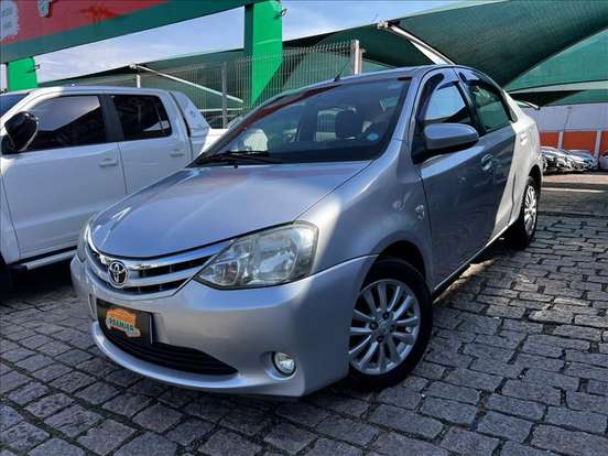 TOYOTA-ETIOS-1.5 XLS SEDAN 16V FLEX 4P MANUAL TOYOTA-ETIOS-2013