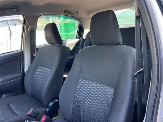 TOYOTA-ETIOS-1.5 XLS SEDAN 16V FLEX 4P MANUAL TOYOTA-ETIOS-2013
