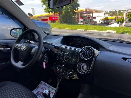 TOYOTA-ETIOS-2013
