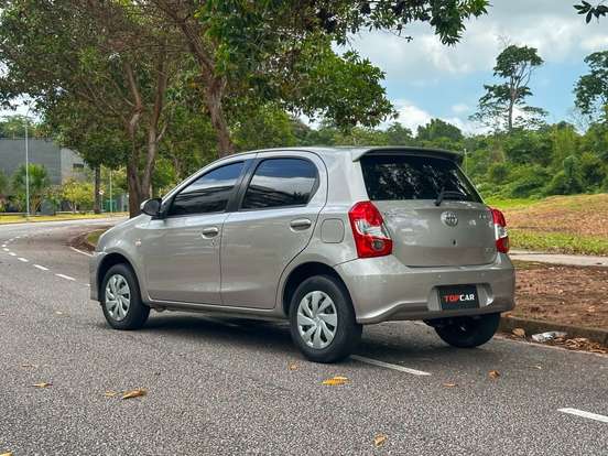 TOYOTA-ETIOS-1.5 XS 16V FLEX 4P AUTOMÁTICO TOYOTA-ETIOS-2017