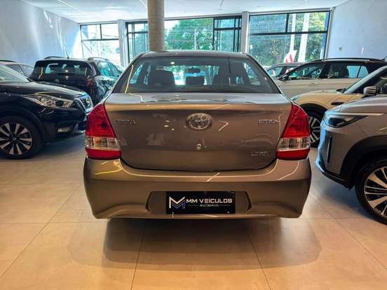 TOYOTA-ETIOS-1.5 XS 16V FLEX 4P AUTOMÁTICO TOYOTA-ETIOS-2017