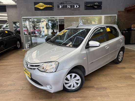 TOYOTA-ETIOS-2016