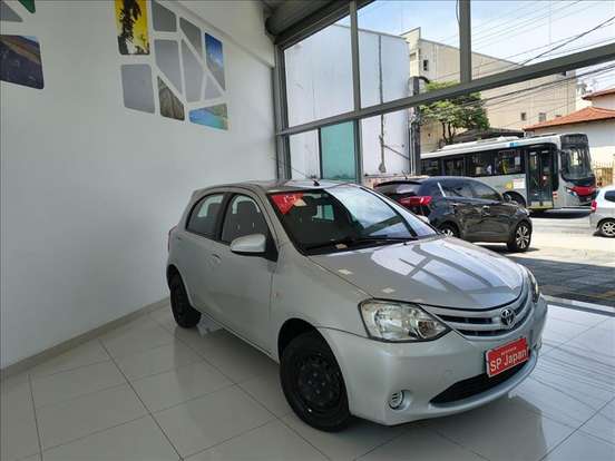 TOYOTA-ETIOS-2014