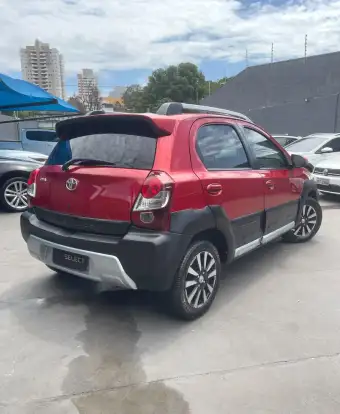 TOYOTA-ETIOS CROSS-2018