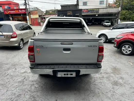 TOYOTA-HILUX-2.7 SR 4X2 CD 16V FLEX 4P AUTOMÁTICO TOYOTA-HILUX-2012