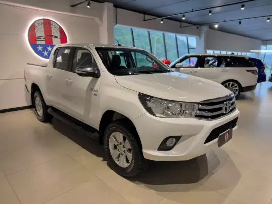 TOYOTA-HILUX-2016