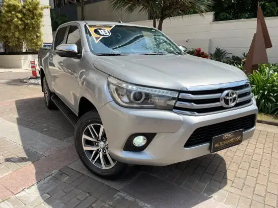 TOYOTA-HILUX-2018
