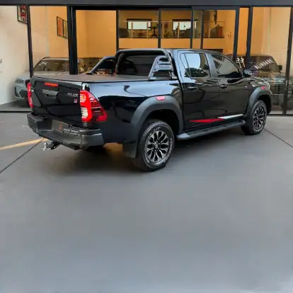 TOYOTA-HILUX-2022