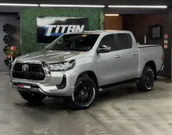 TOYOTA HILUX 2.8 D-4D TURBO DIESEL CD SR 4X4 AUTOMÁTICO TOYOTA HILUX 2.8 D-4D TURBO DIESEL CD SR 4X4 AUTOMÁTICO