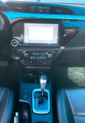 TOYOTA-HILUX-2023