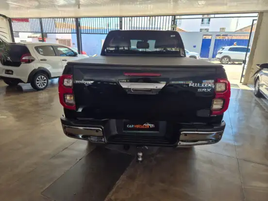 TOYOTA-HILUX-2.8 D-4D TURBO DIESEL CD SRX 4X4 AUTOMÁTICO TOYOTA-HILUX-2021