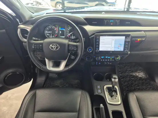 TOYOTA-HILUX-2.8 D-4D TURBO DIESEL CD SRX 4X4 AUTOMÁTICO TOYOTA-HILUX-2021