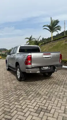 TOYOTA-HILUX-2017