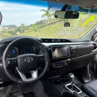 TOYOTA-HILUX-2017