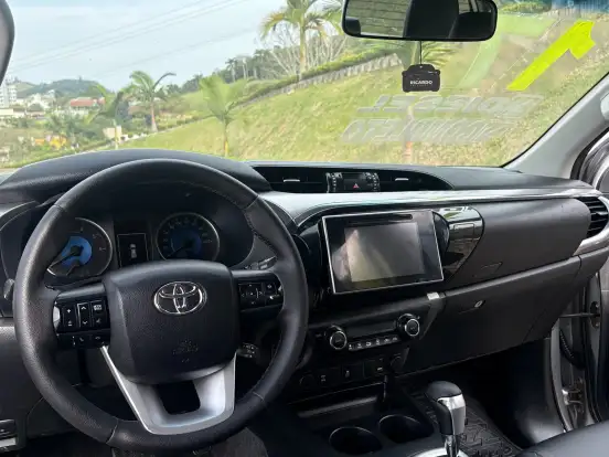 TOYOTA-HILUX-2.8 SRV 4X4 CD 16V DIESEL 4P AUTOMÁTICO TOYOTA-HILUX-2017