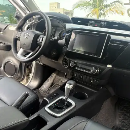 TOYOTA-HILUX-2017