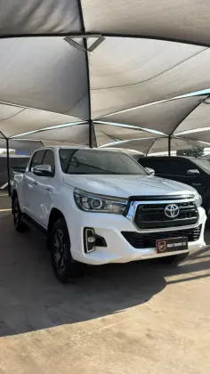 TOYOTA HILUX 2.8 SRX 4X4 CD 16V DIESEL 4P AUTOMÁTICO