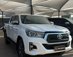 TOYOTA HILUX 2.8 SRX 4X4 CD 16V DIESEL 4P AUTOMÁTICO TOYOTA HILUX 2.8 SRX 4X4 CD 16V DIESEL 4P AUTOMÁTICO