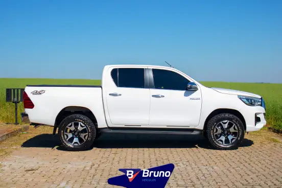 TOYOTA-HILUX-2019