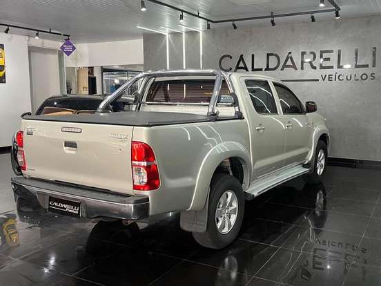 TOYOTA-HILUX-2.7 SR 4X2 CD 16V FLEX 4P AUTOMÁTICO TOYOTA-HILUX-2013