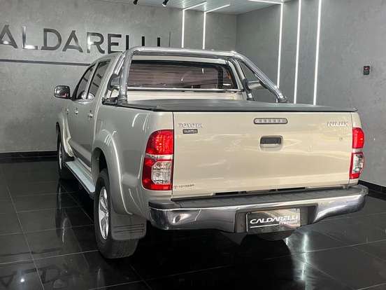 TOYOTA-HILUX-2013