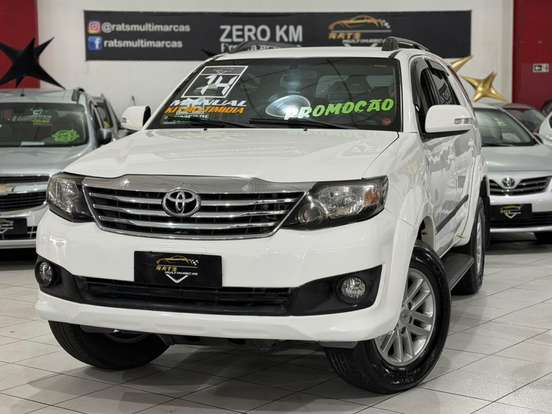 TOYOTA-HILUX-2.7 SR 4X2 CD 16V FLEX 4P AUTOMÁTICO TOYOTA-HILUX-2014