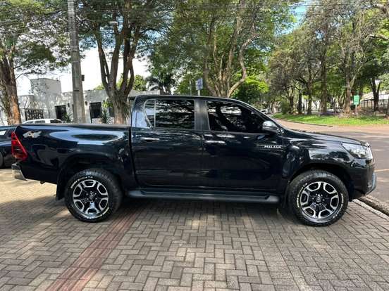 TOYOTA-HILUX-2.7 VVT-i FLEX CD SRV 4X4 AUTOMÁTICO TOYOTA-HILUX-2021