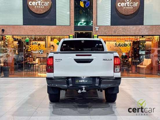 TOYOTA-HILUX-2.8 D-4D TURBO DIESEL CD POWER PACK 4X4 MANUAL TOYOTA-HILUX-2023