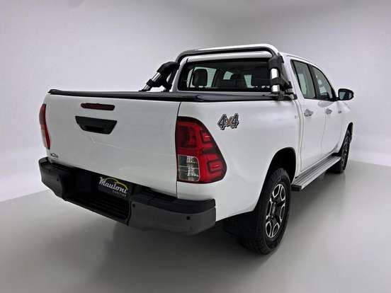 TOYOTA-HILUX-2023