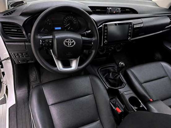 TOYOTA-HILUX-2023