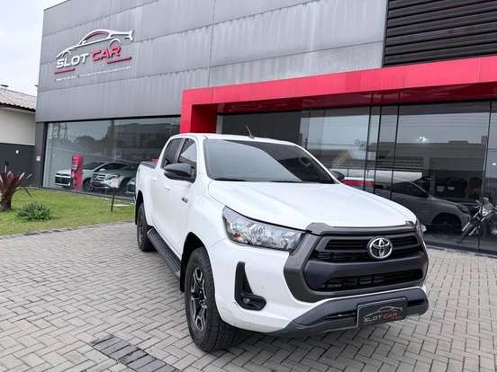 TOYOTA-HILUX-2024