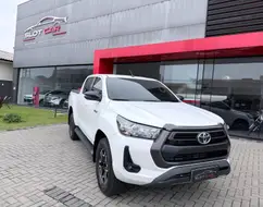 TOYOTA HILUX 2.8 D-4D TURBO DIESEL CD SR 4X4 AUTOMÁTICO TOYOTA HILUX 2.8 D-4D TURBO DIESEL CD SR 4X4 AUTOMÁTICO