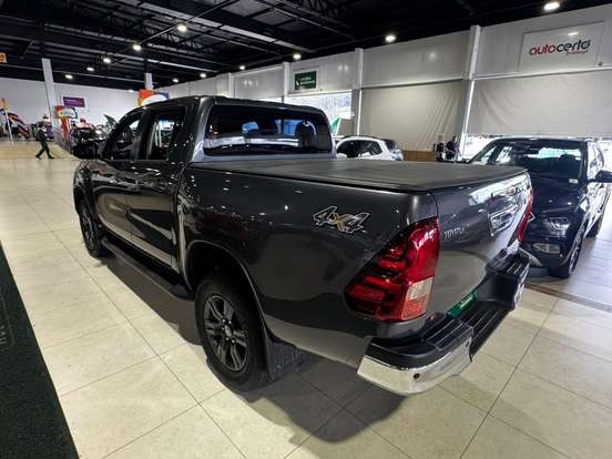 TOYOTA-HILUX-2.8 D-4D TURBO DIESEL CD SR 4X4 AUTOMÁTICO TOYOTA-HILUX-2024