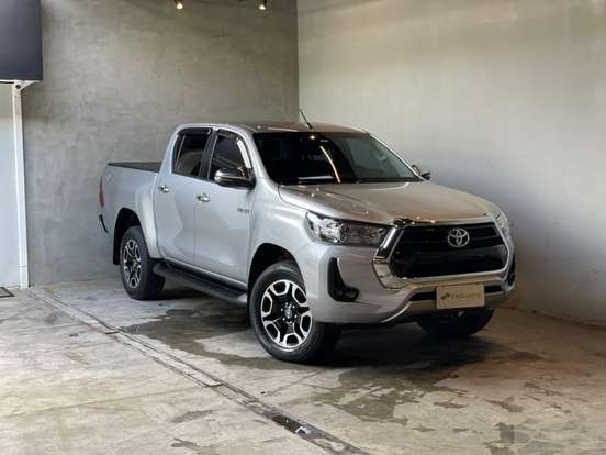 TOYOTA-HILUX-2021