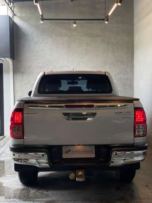 TOYOTA-HILUX-2021