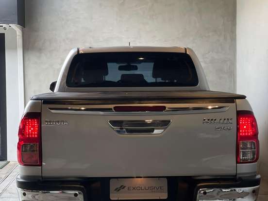 TOYOTA-HILUX-2.8 D-4D TURBO DIESEL CD SRV 4X4 AUTOMÁTICO TOYOTA-HILUX-2021