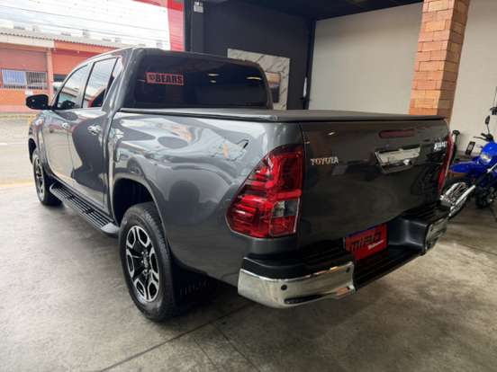 TOYOTA-HILUX-2.8 D-4D TURBO DIESEL CD SRV 4X4 AUTOMÁTICO TOYOTA-HILUX-2021