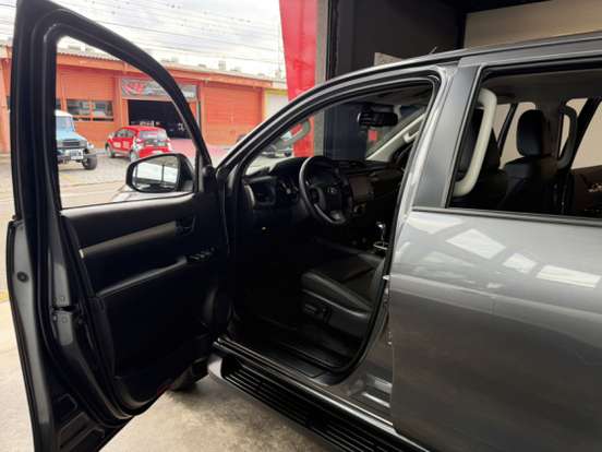 TOYOTA-HILUX-2.8 D-4D TURBO DIESEL CD SRV 4X4 AUTOMÁTICO TOYOTA-HILUX-2021