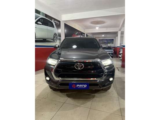 TOYOTA-HILUX-2.8 D-4D TURBO DIESEL CD SRV 4X4 AUTOMÁTICO TOYOTA-HILUX-2025