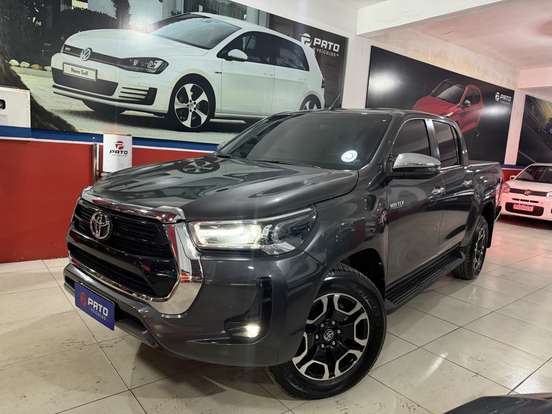 TOYOTA-HILUX-2.8 D-4D TURBO DIESEL CD SRV 4X4 AUTOMÁTICO TOYOTA-HILUX-2025